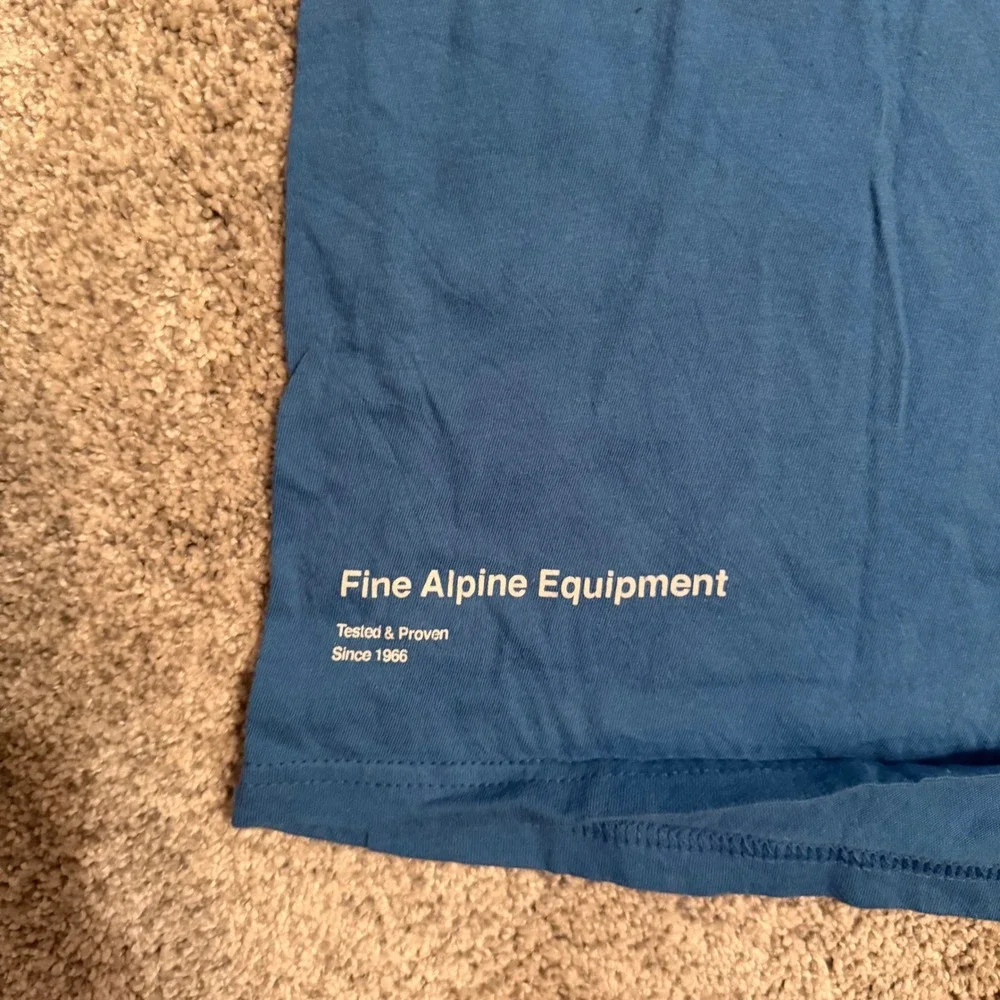 The North Face Mens Blue Graphic Logo Short Sleeve T-Shirt Large Standard Fit